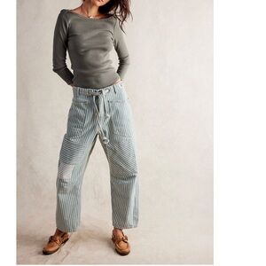 Free people Moxie low slung pull on barrel jeans railroad